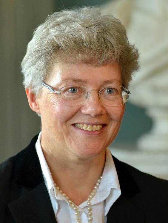 Anne L’Huillier – Premio Nobel de Física 2023 La física Anne L'Huillier, ganadora del Premio Nobel de Física 2023 por sus experimentos con pulsos de luz de attosegundos.