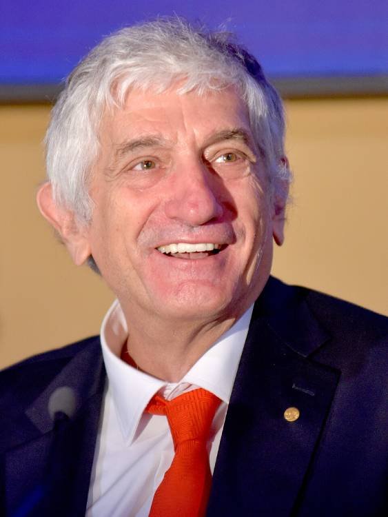 Fotografía de John M. Martinis, premiado con el Nobel de Física 2025 por sus experimentos pioneros en física cuántica aplicada.