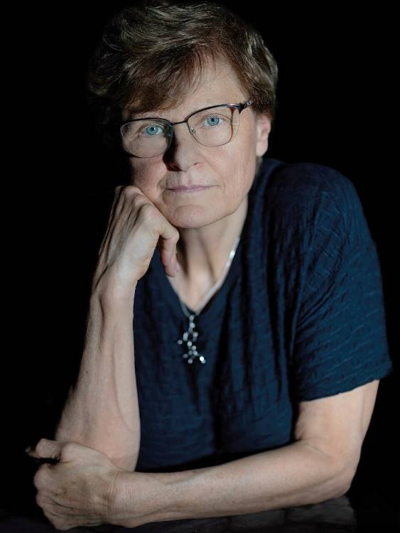 Katalin Karikó – Premio Nobel de Medicina 2023 Retrato de Katalin Karikó, ganadora del Premio Nobel de Medicina 2023 por sus investigaciones en vacunas de ARNm.