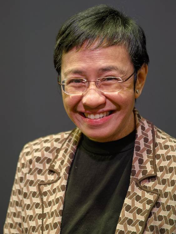 Maria Ressa – Nobel de la Paz 2021 La periodista Maria Ressa, ganadora del Premio Nobel de la Paz por su defensa de la libertad de expresión.