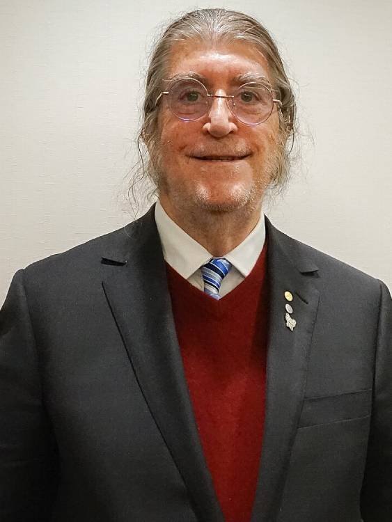 Fotografía de Philip H. Dybvig, coinventor del modelo Diamond-Dybvig y ganador del Premio Nobel de Economía en 2022.